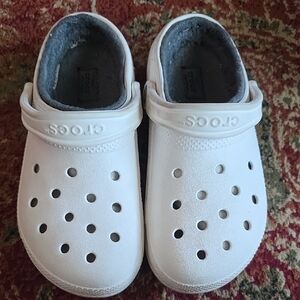 CROCS Womens 9, Mens 7 White With Comfort Liner